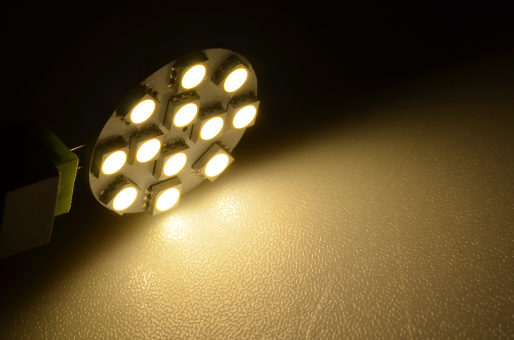 LED-Spot Halogenform MR16 12 und 24 V / 2.5 W, GU5.3